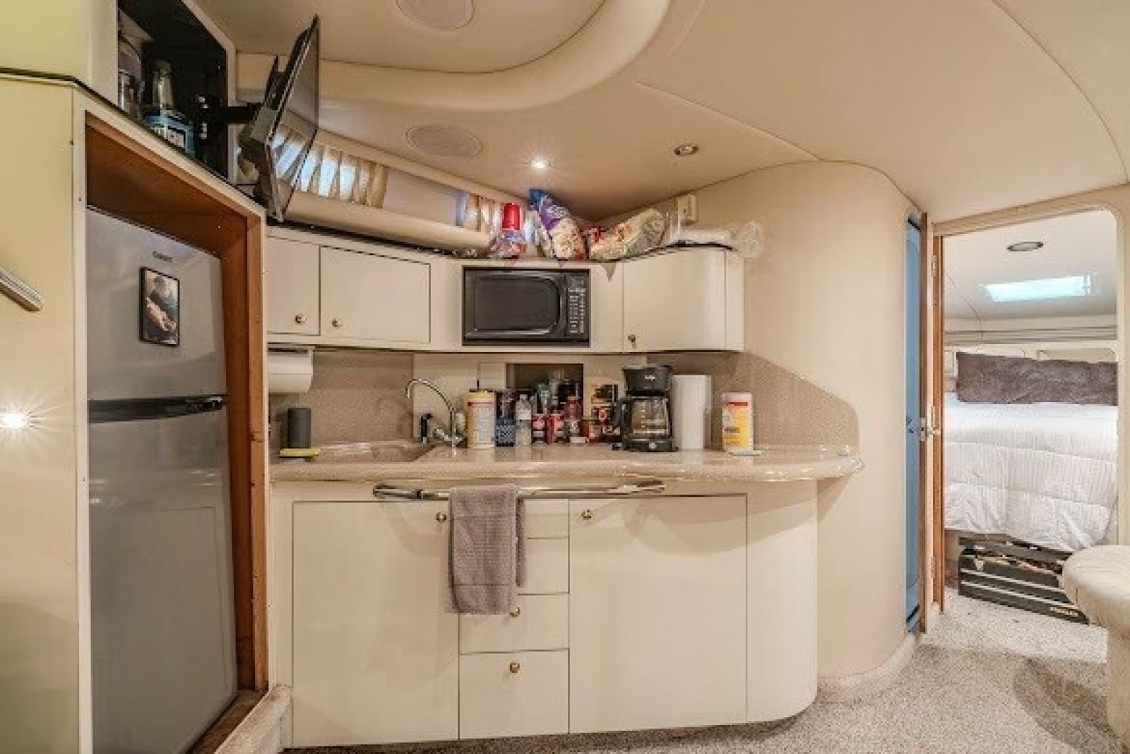 1999 Sea Ray 380 Sundancer - Photo 24