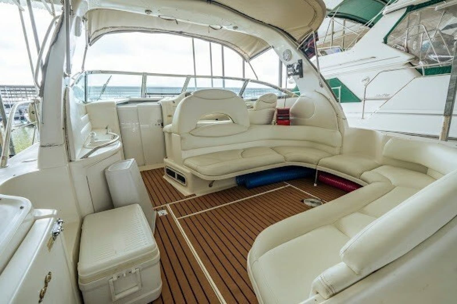 1999 Sea Ray 380 Sundancer - Photo 14