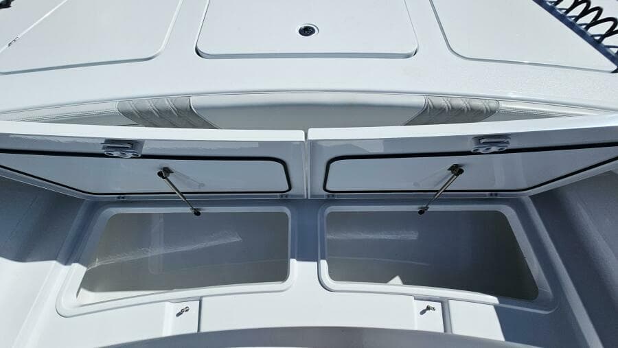2025 Costa Custom 34SV - Photo 17