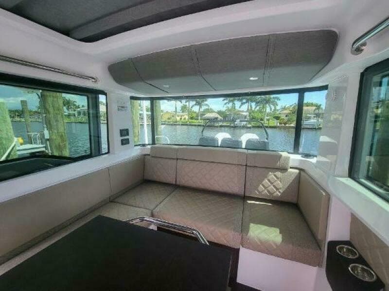 2024 Axopar 37 XC CROSS CABIN - Photo 7