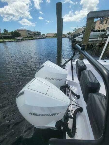 2024 Axopar 37 XC CROSS CABIN - Photo 21