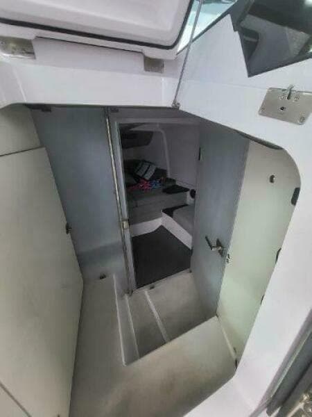 2024 Axopar 37 XC CROSS CABIN - Photo 15