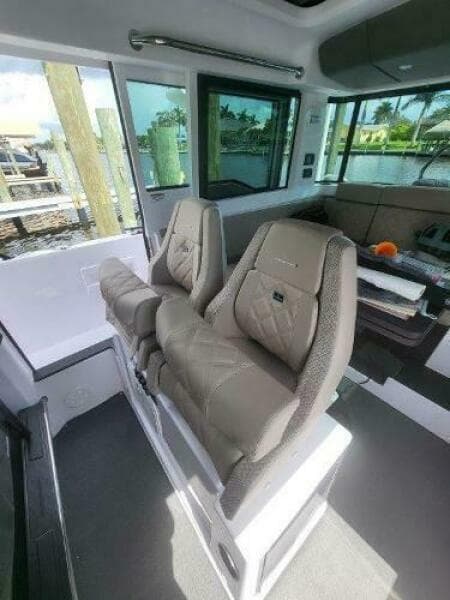 2024 Axopar 37 XC CROSS CABIN - Photo 14
