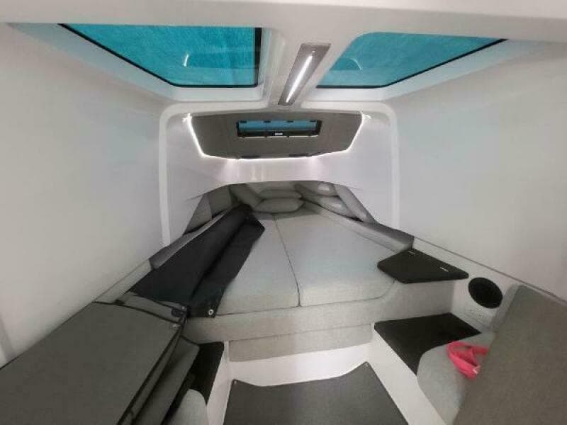 2024 Axopar 37 XC CROSS CABIN - Photo 17