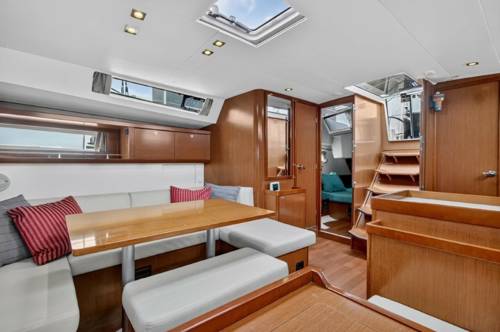 2013 Beneteau Oceanis 45 - Photo 32