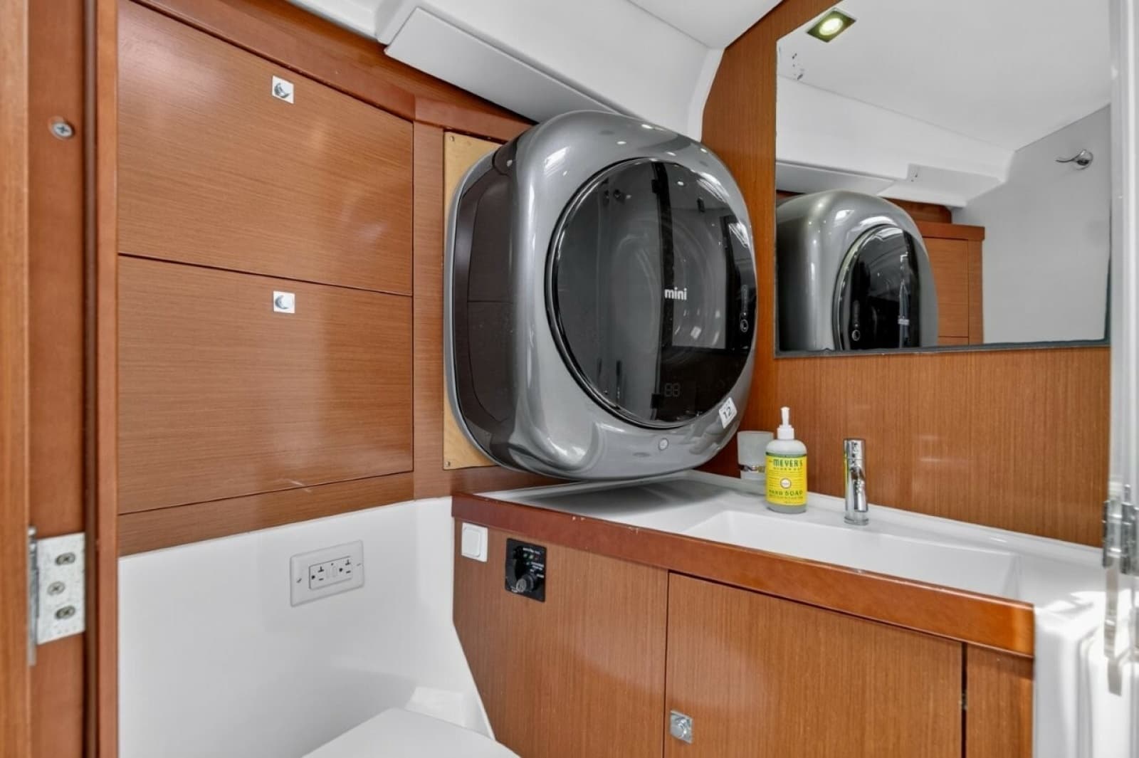 2013 Beneteau Oceanis 45 - Photo 38
