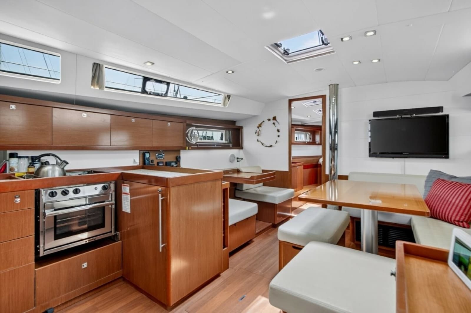 2013 Beneteau Oceanis 45 - Photo 26