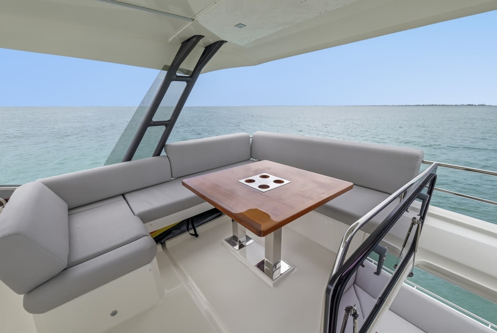 2023 Prestige 520 Fly - Photo 40