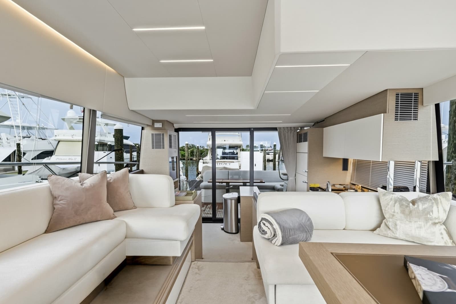 2023 Prestige 520 Fly - Photo 4