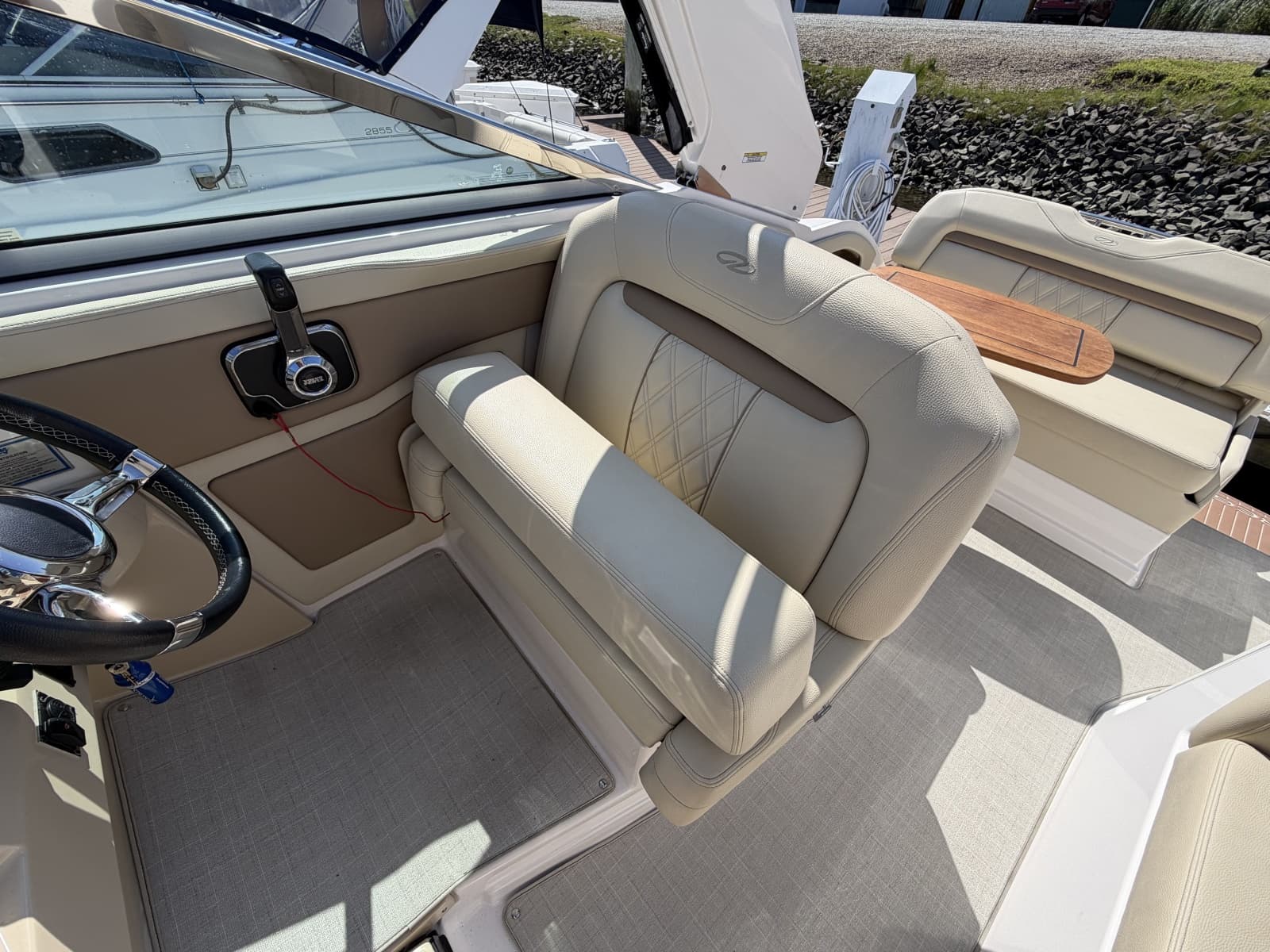 2020 Regal 28 Express - Photo 11
