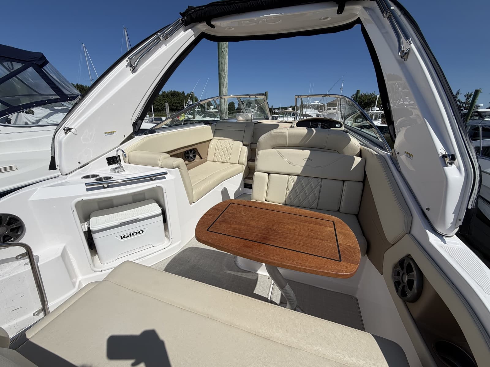 2020 Regal 28 Express - Photo 5