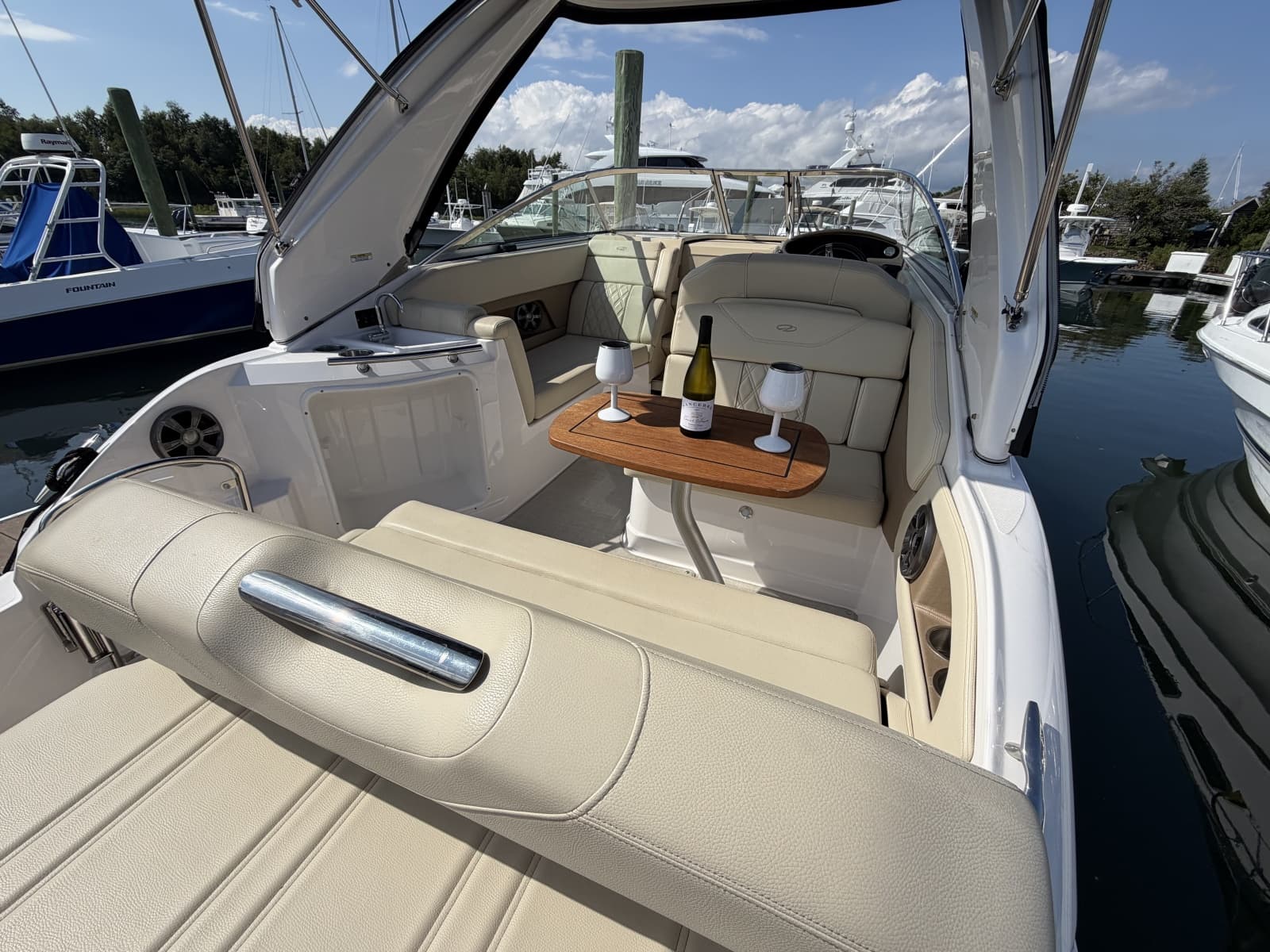 2020 Regal 28 Express - Photo 10