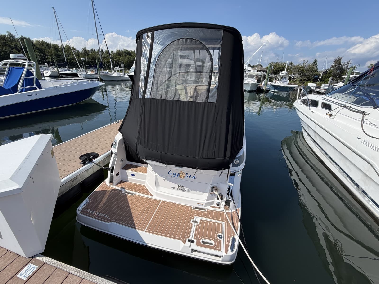 2020 Regal 28 Express - Photo 32