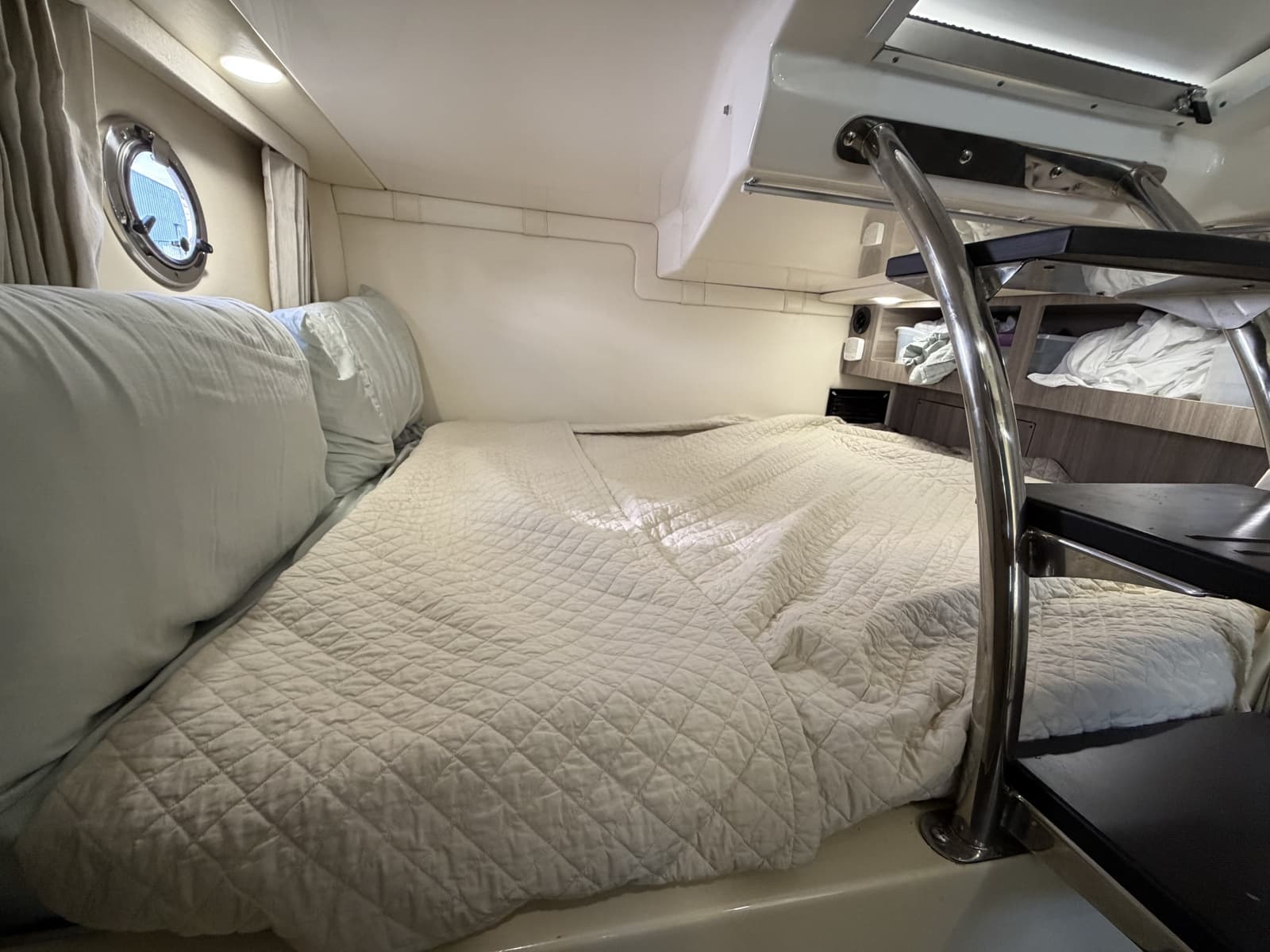 2020 Regal 28 Express - Photo 27
