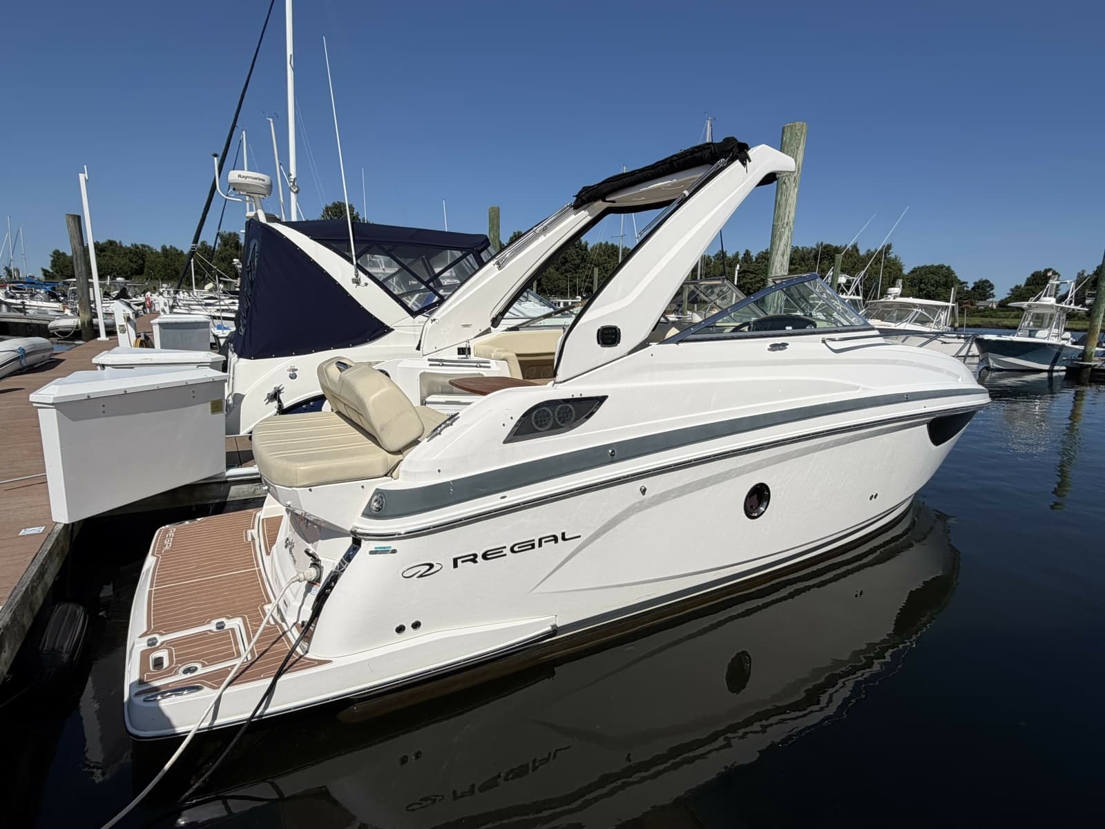 2020 Regal 28 Express - Photo 1