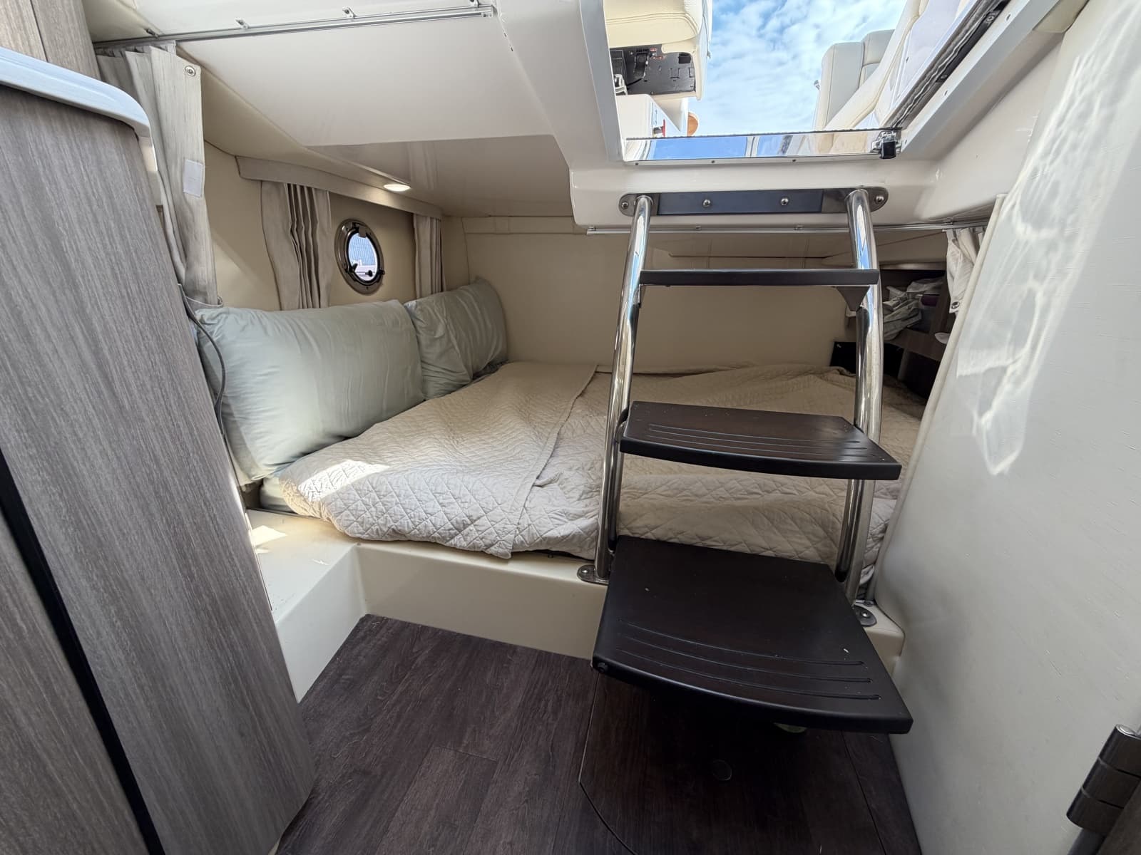 2020 Regal 28 Express - Photo 24