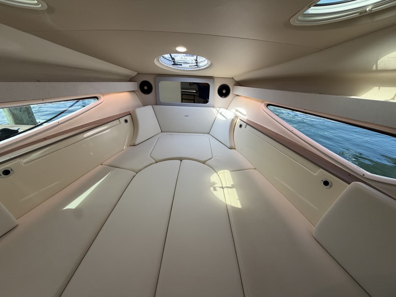 2020 Regal 28 Express - Photo 30