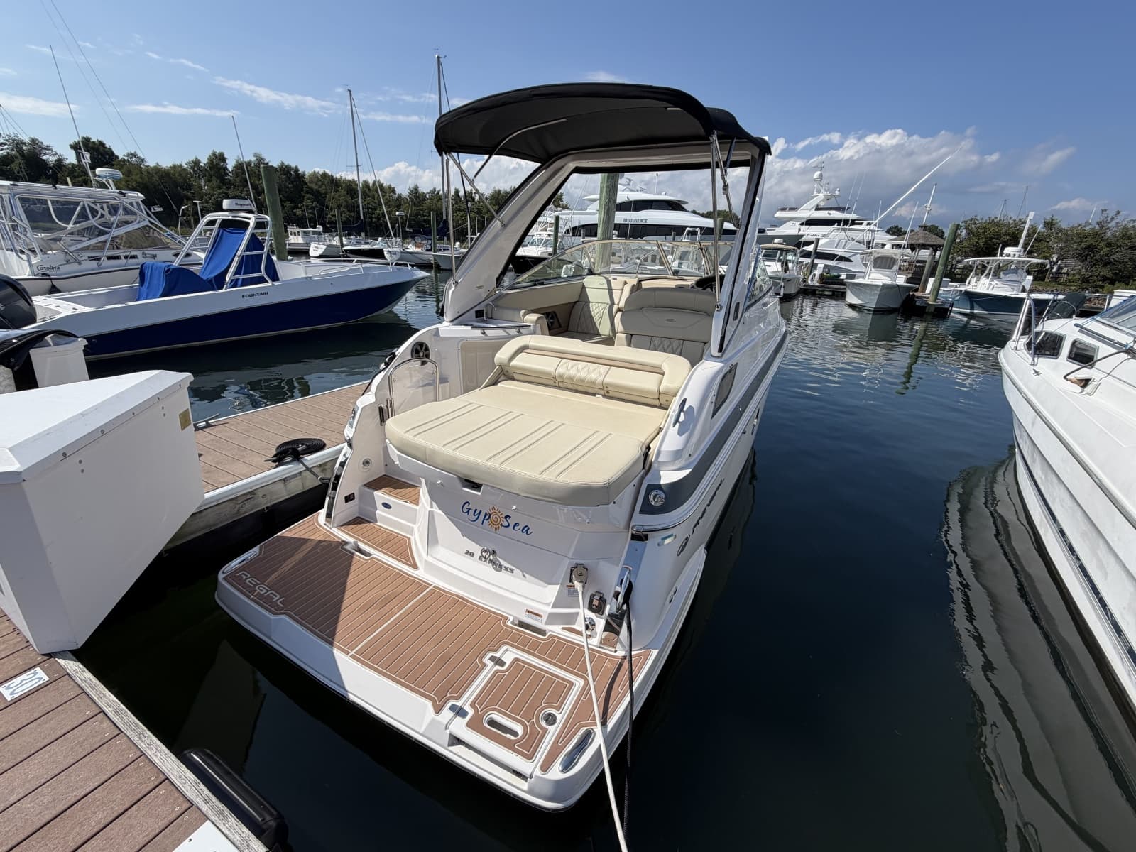 2020 Regal 28 Express - Photo 6