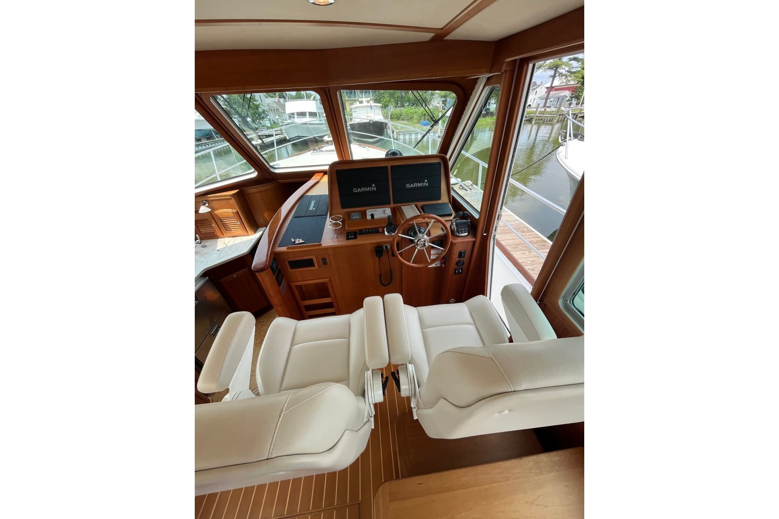 2018 Sabre 42 Fly Bridge Sedan - Photo 23