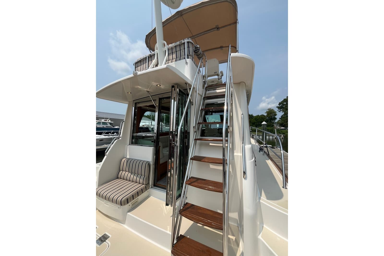 2018 Sabre 42 Fly Bridge Sedan - Photo 10