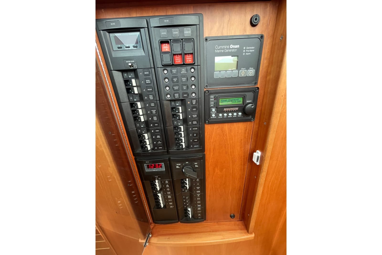 2018 Sabre 42 Fly Bridge Sedan - Photo 27