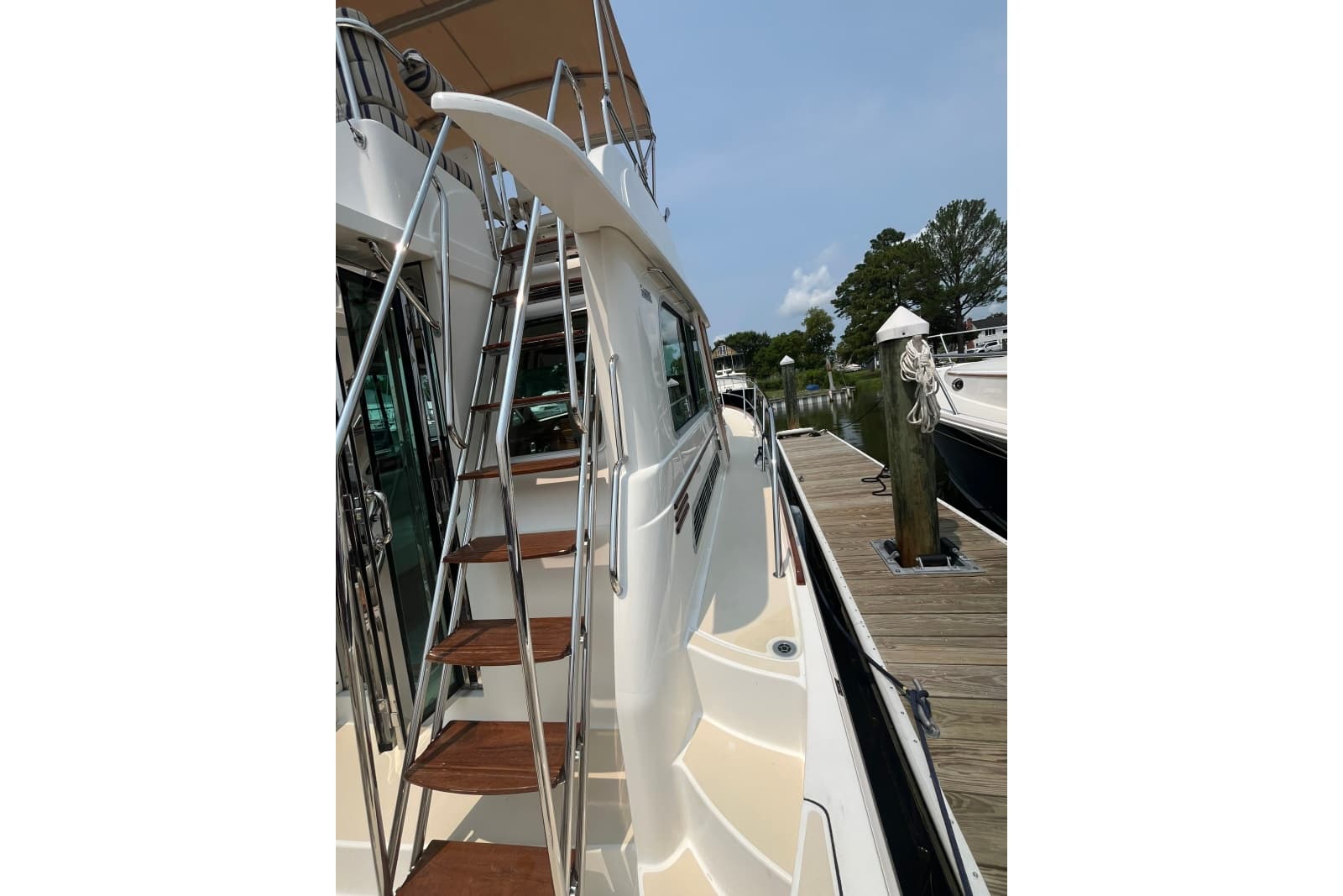 2018 Sabre 42 Fly Bridge Sedan - Photo 11
