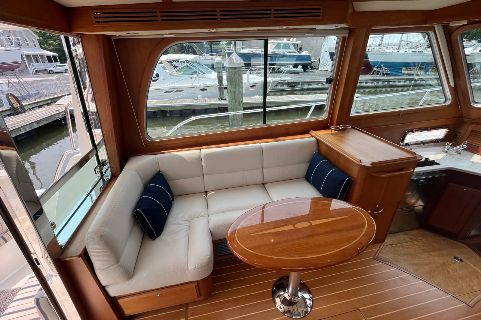 2018 Sabre 42 Fly Bridge Sedan - Photo 20