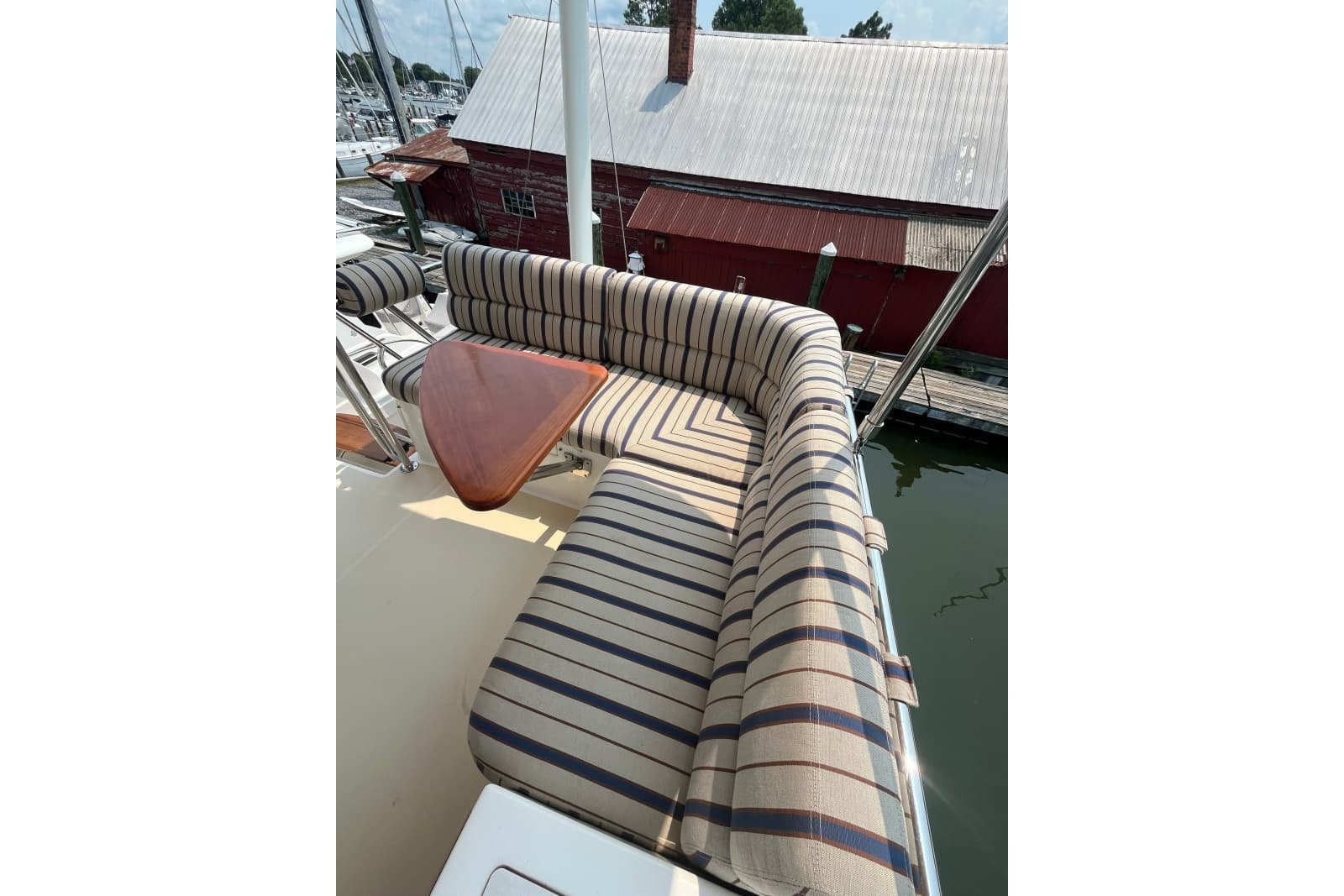 2018 Sabre 42 Fly Bridge Sedan - Photo 7