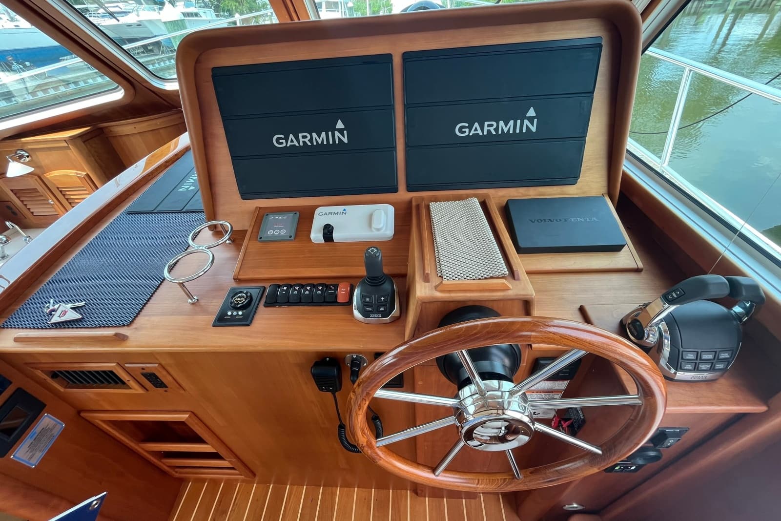 2018 Sabre 42 Fly Bridge Sedan - Photo 24