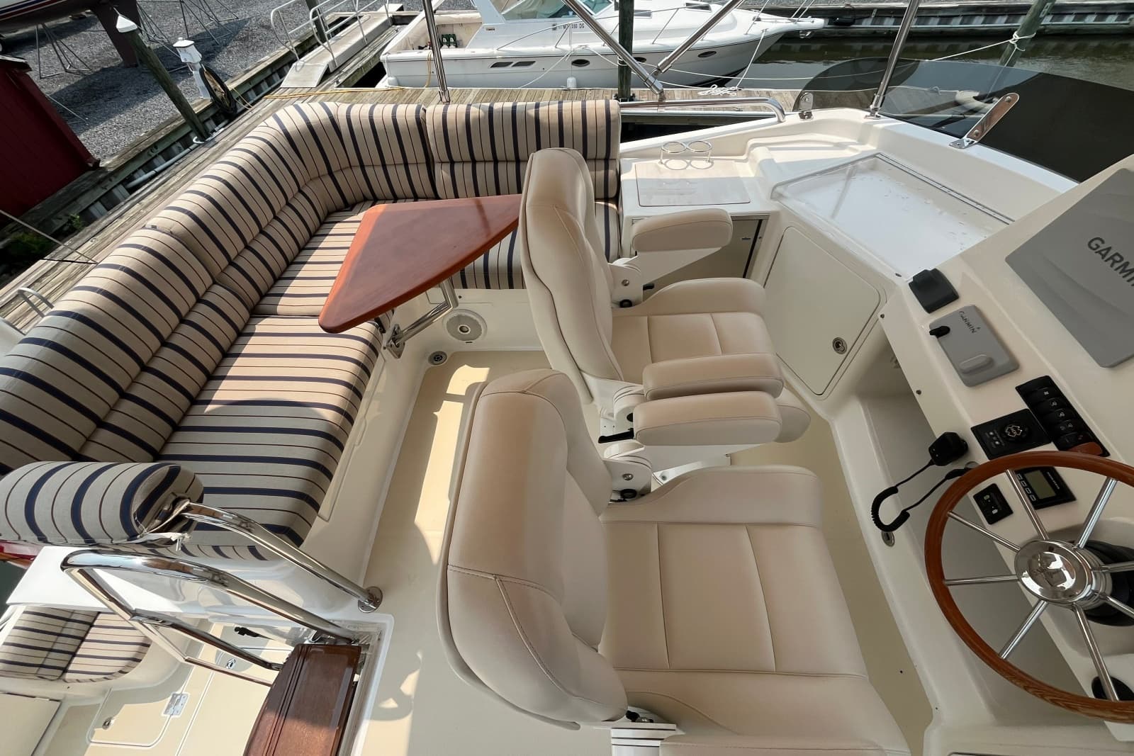 2018 Sabre 42 Fly Bridge Sedan - Photo 8