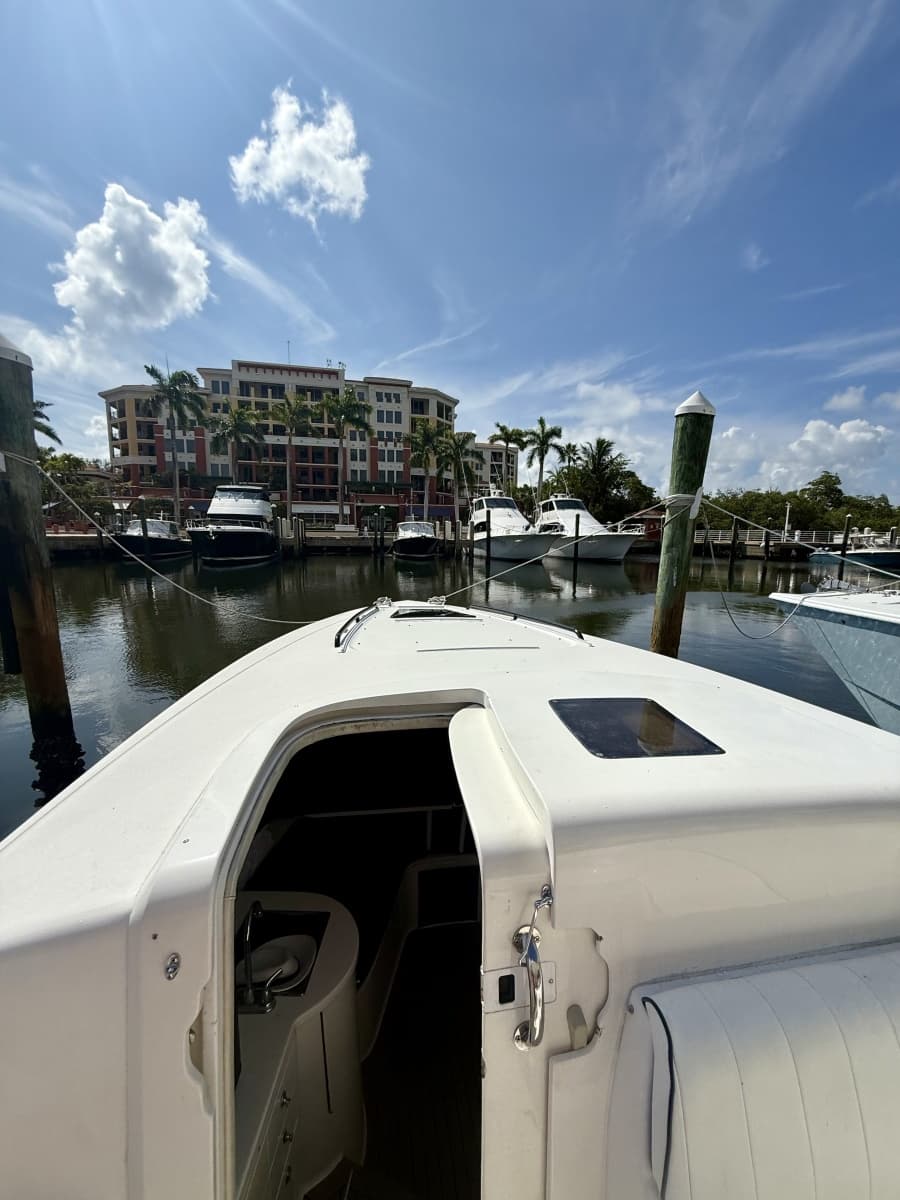 2008 Intrepid 377 Walkaround - Photo 3