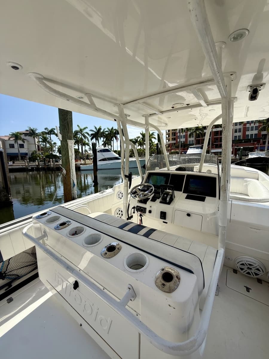 2008 Intrepid 377 Walkaround - Photo 21