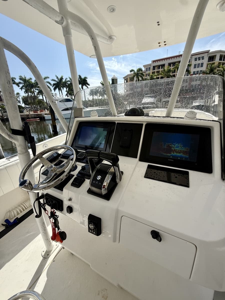 2008 Intrepid 377 Walkaround - Photo 18