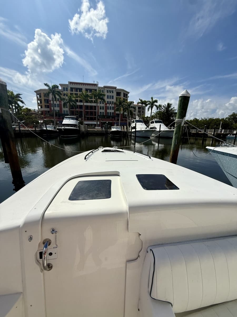 2008 Intrepid 377 Walkaround - Photo 2