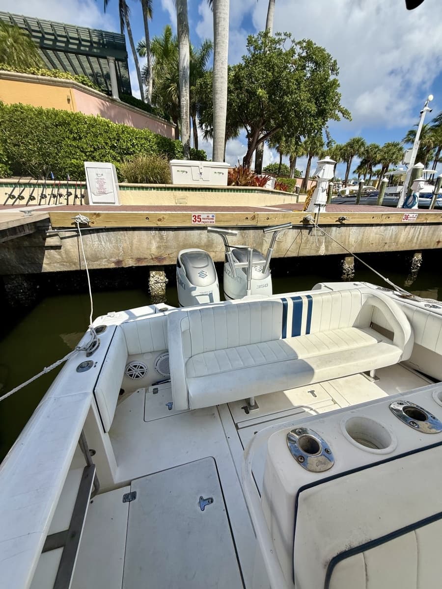 2008 Intrepid 377 Walkaround - Photo 22