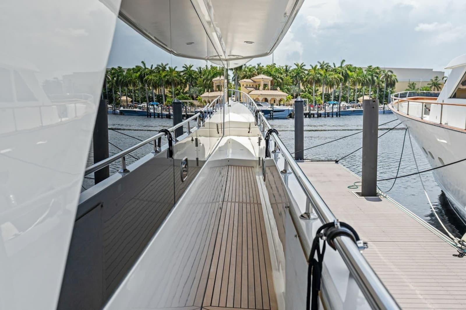 2012 Ocean Alexander 90 Skylounge - Photo 26