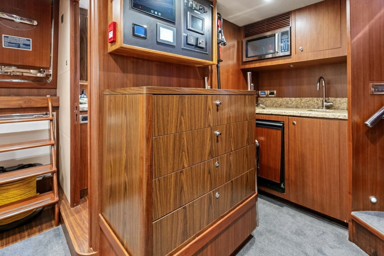 2012 Ocean Alexander 90 Skylounge - Photo 100