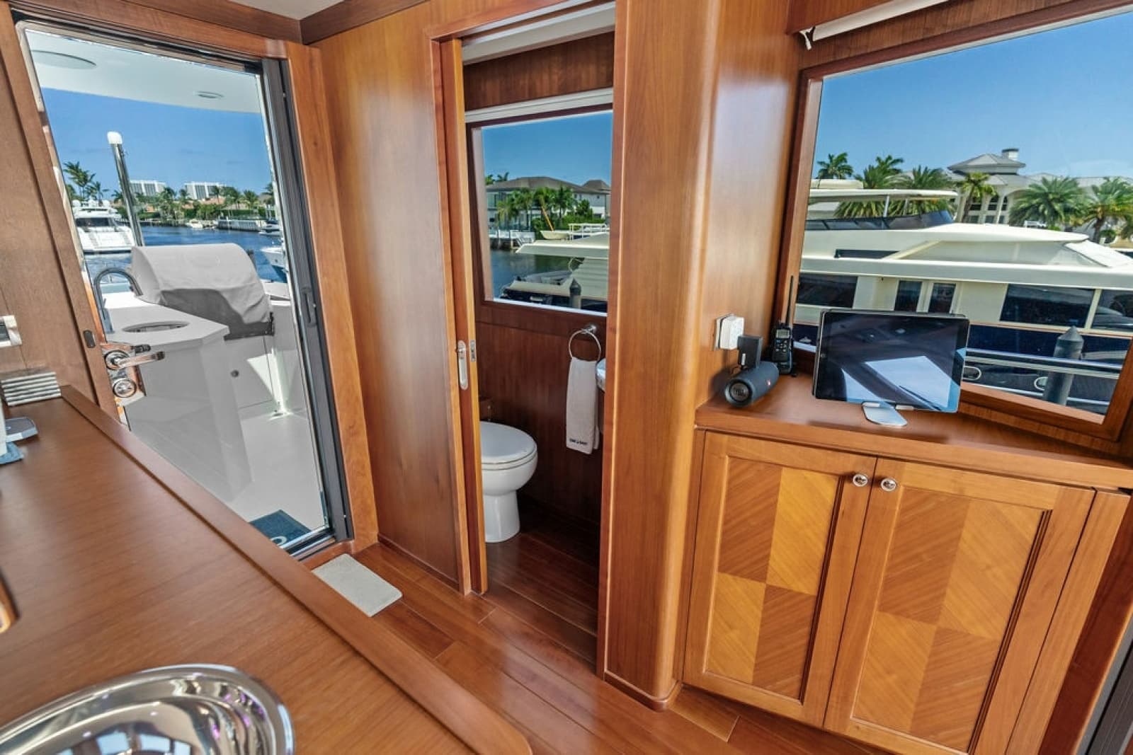 2012 Ocean Alexander 90 Skylounge - Photo 36