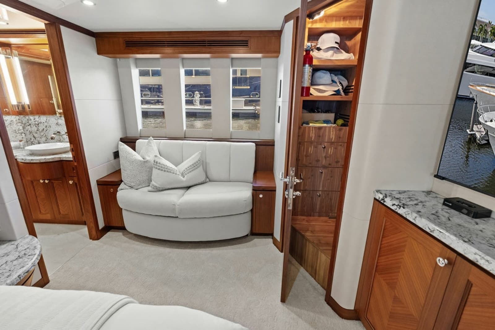 2012 Ocean Alexander 90 Skylounge - Photo 74