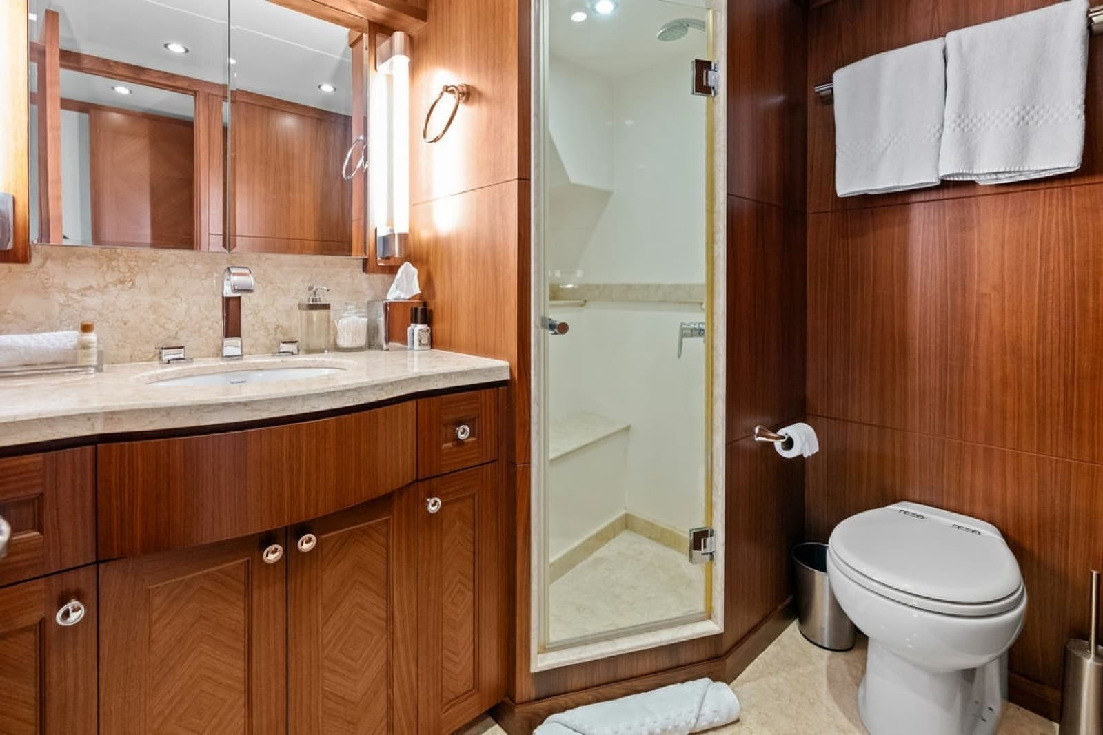 2012 Ocean Alexander 90 Skylounge - Photo 92