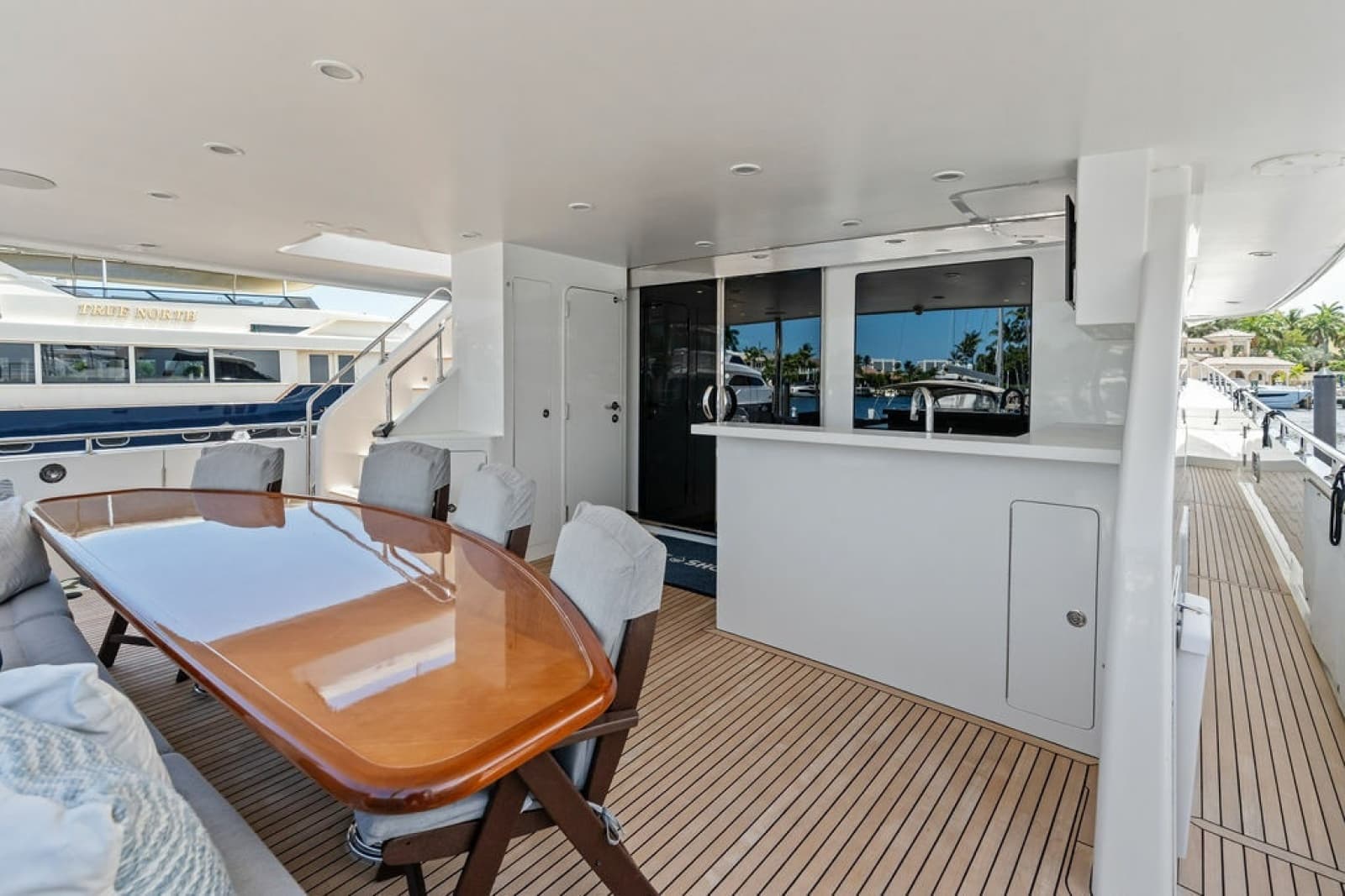 2012 Ocean Alexander 90 Skylounge - Photo 13