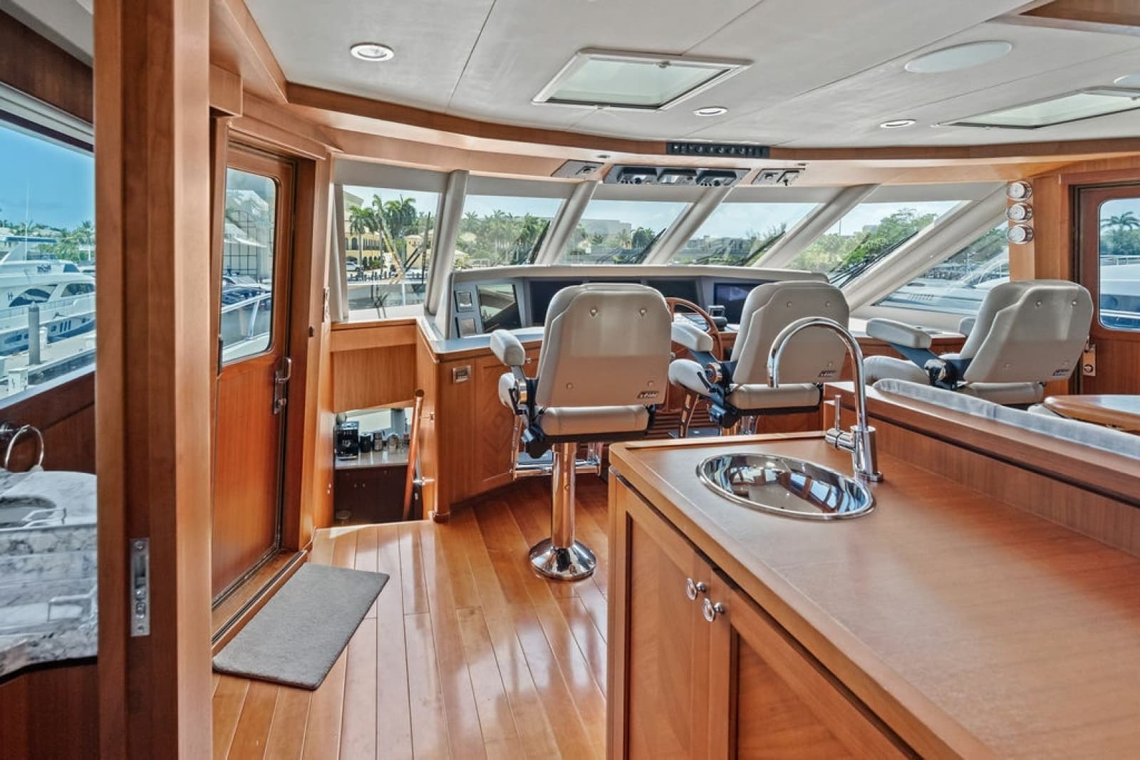 2012 Ocean Alexander 90 Skylounge - Photo 37