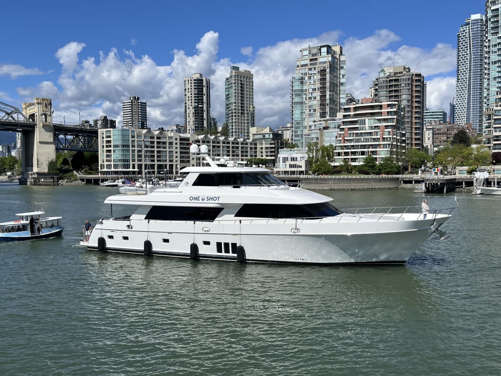 2012 Ocean Alexander 90 Skylounge - Photo 9