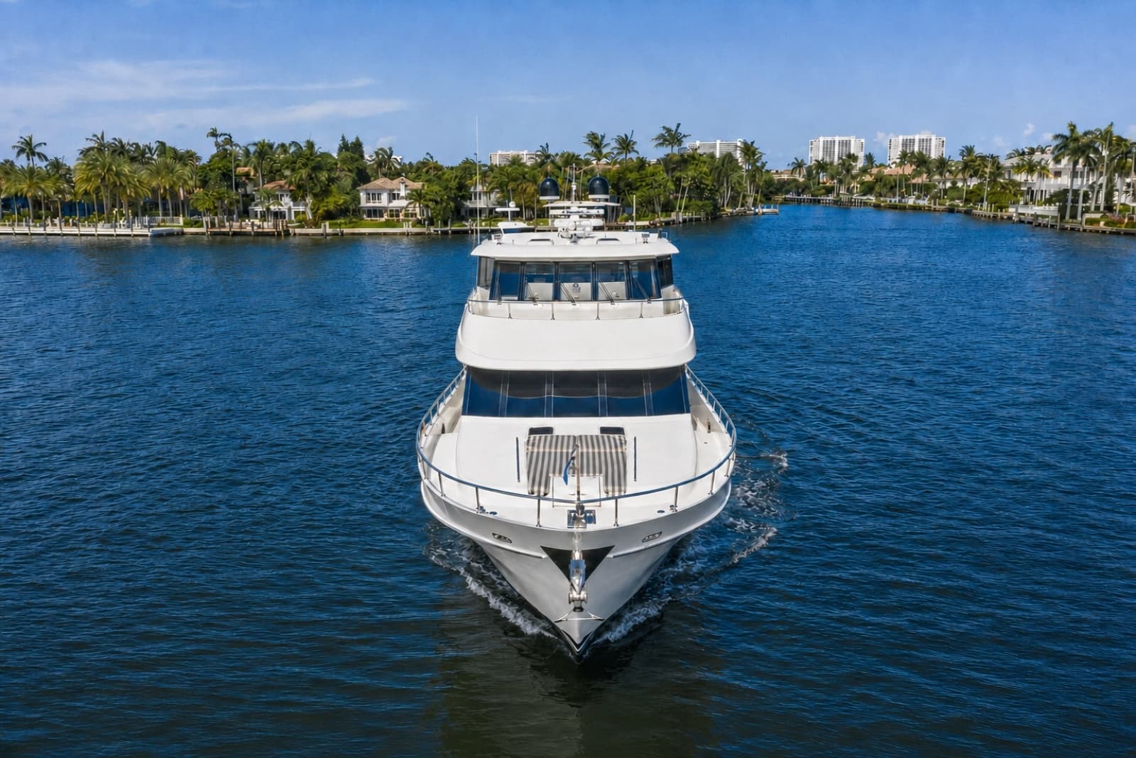 2012 Ocean Alexander 90 Skylounge - Photo 4