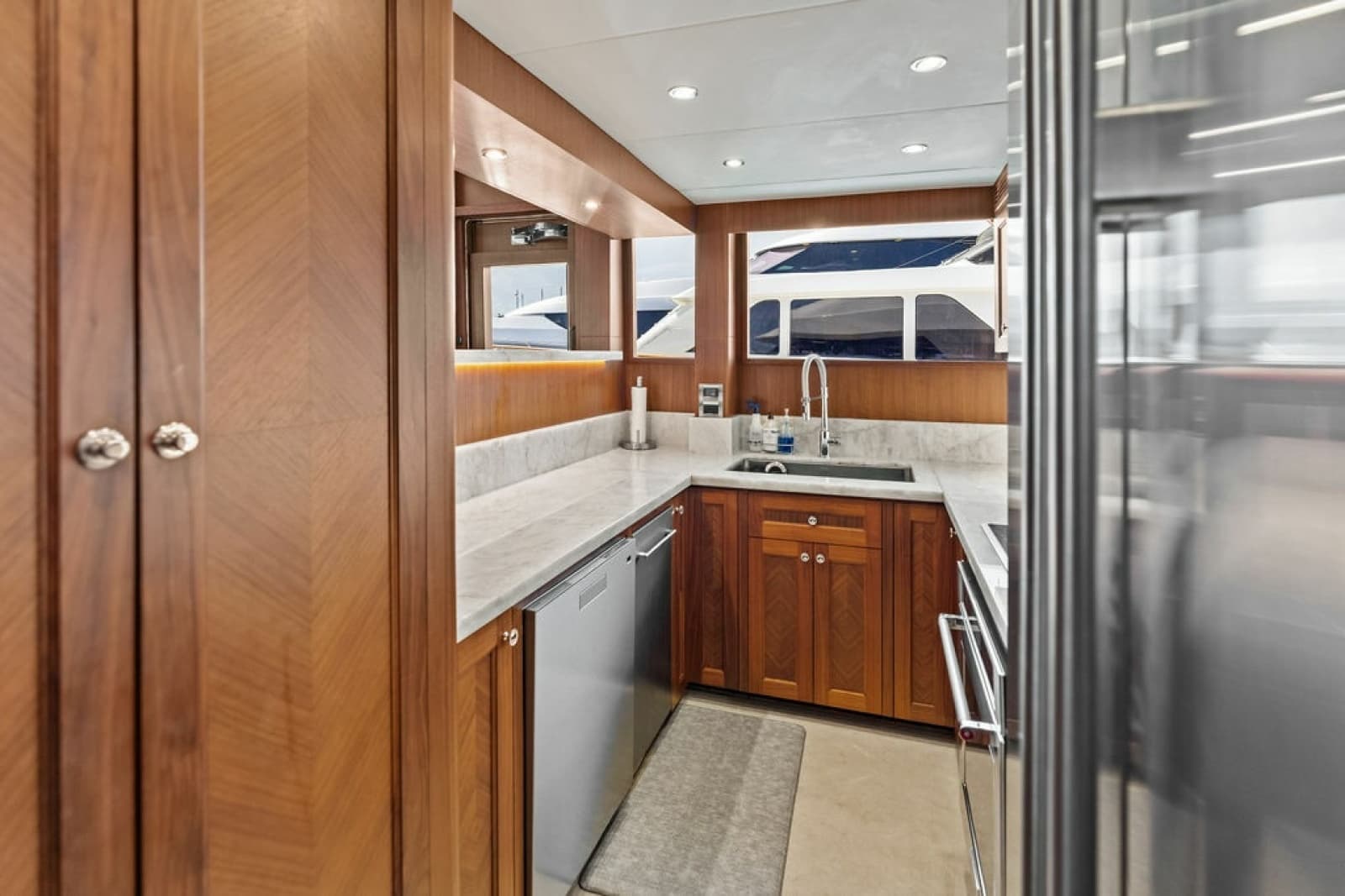 2012 Ocean Alexander 90 Skylounge - Photo 54