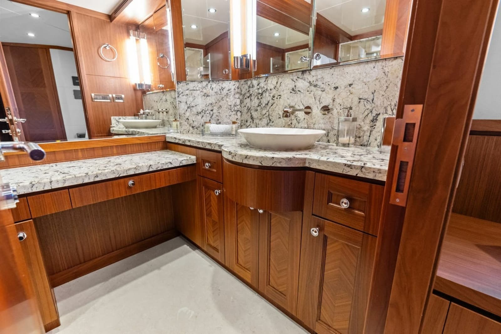 2012 Ocean Alexander 90 Skylounge - Photo 79