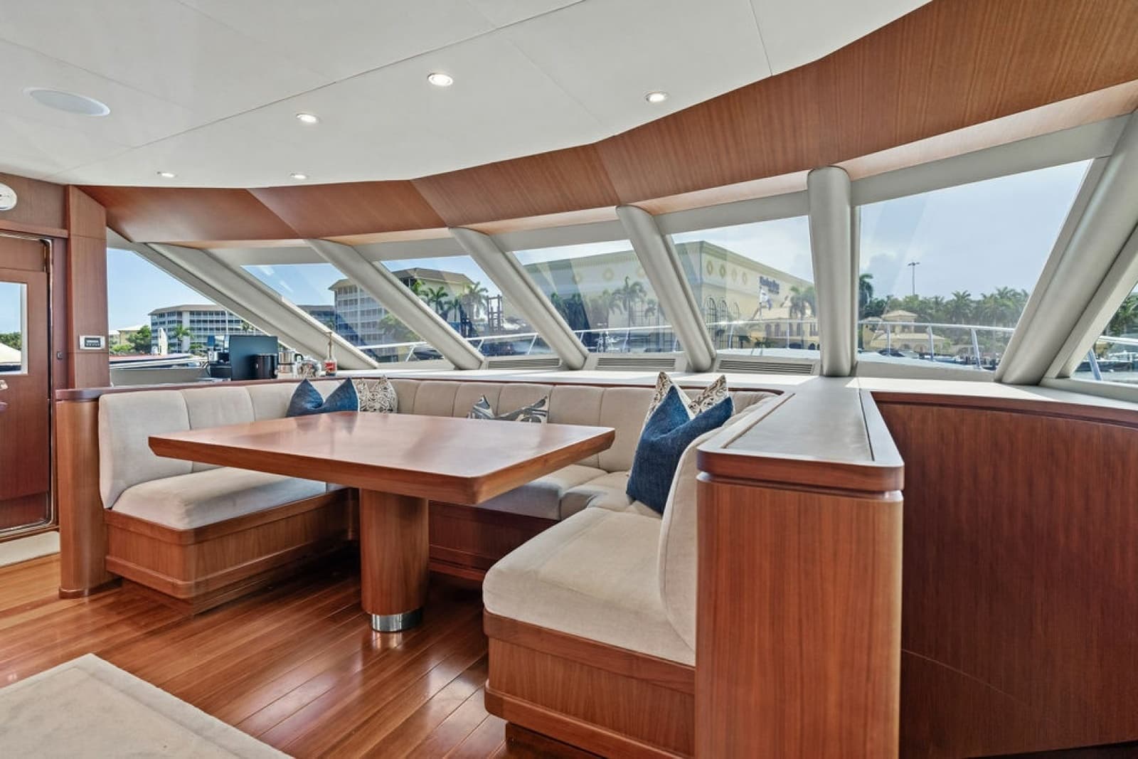 2012 Ocean Alexander 90 Skylounge - Photo 47