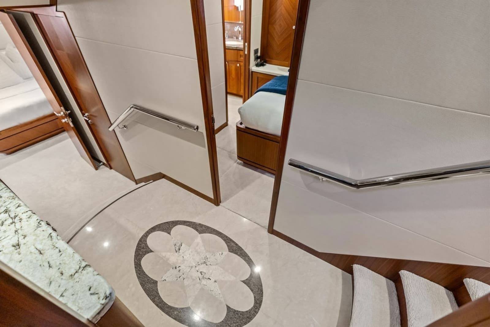 2012 Ocean Alexander 90 Skylounge - Photo 71