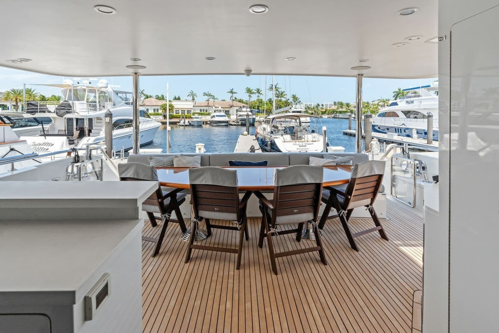 2012 Ocean Alexander 90 Skylounge - Photo 16