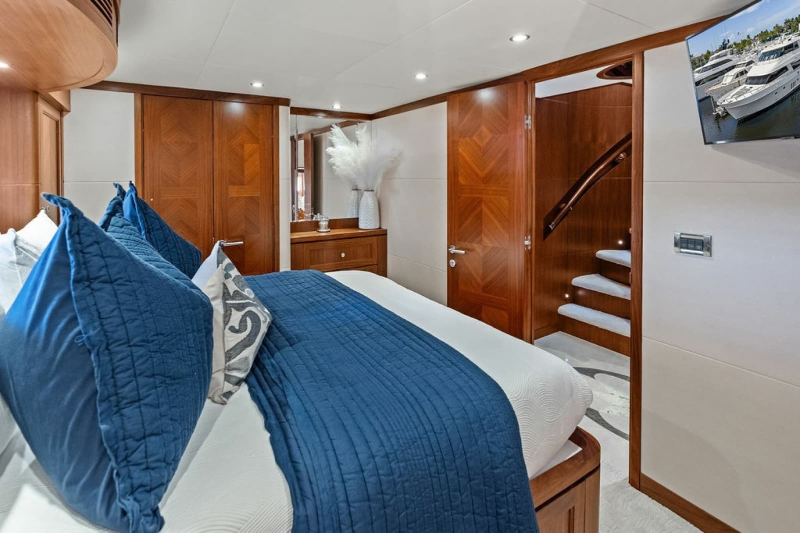 2012 Ocean Alexander 90 Skylounge - Photo 86